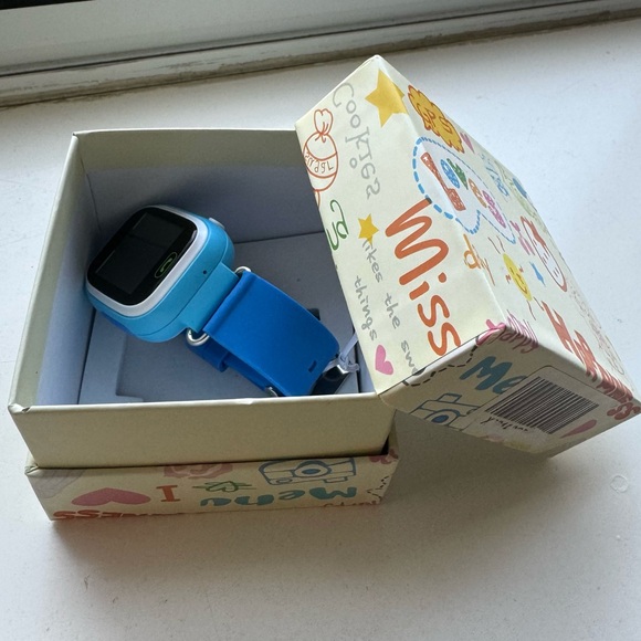 NWT Kids GPS tracker. Blue colour. Smart watch tracker, waterproof, SOS calls. - Picture 6 of 10